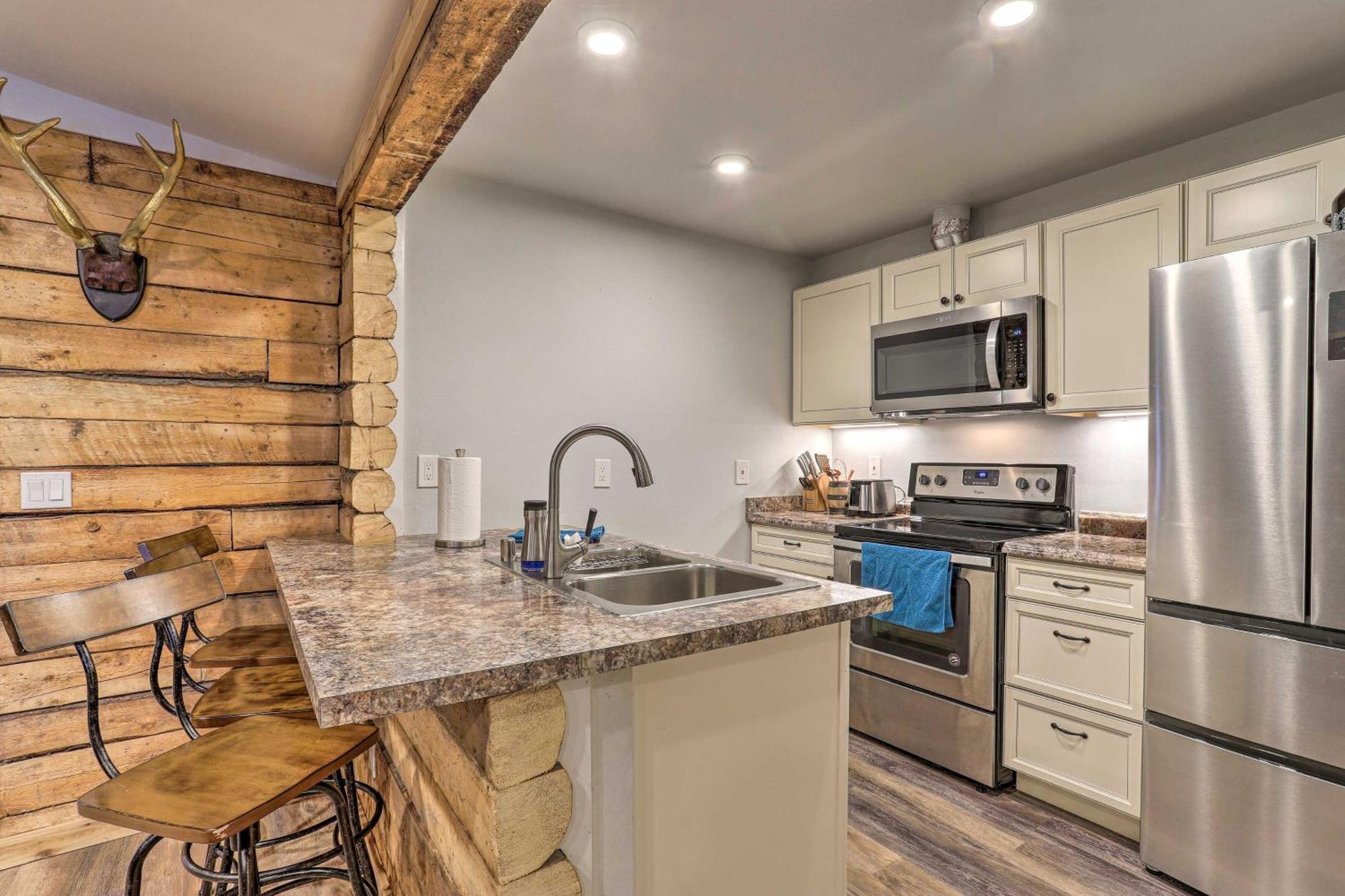 Appartement Rustic Anchorage Hideaway Walk To Coastal Trail! Extérieur photo
